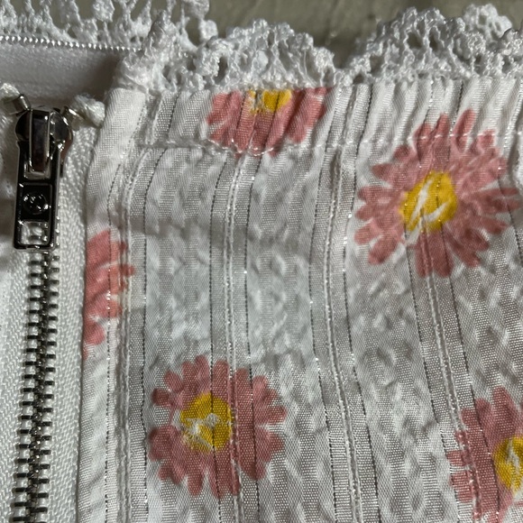 Shein white strapless top with pink flowers - Picture 3 of 4